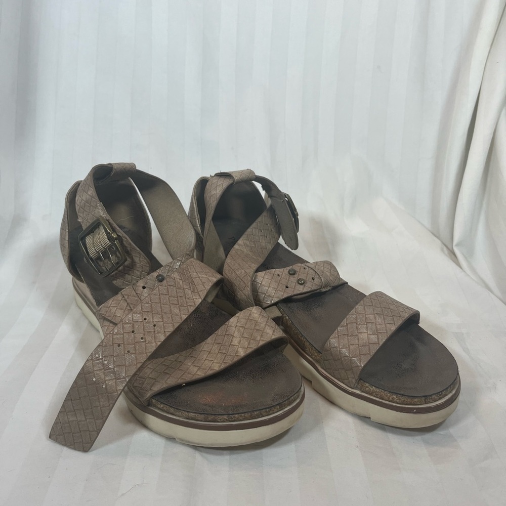 Pierre Dumas Womens Taupe Woven Strappy Platform Gladiator Sandals Size 9 Brown